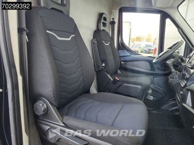 Iveco Daily 35S18 3.0L Automaat L2H2 180PK ACC LED Navi Airco 3,5t Trekgewicht Euro6 L2H2 Airco foto 12