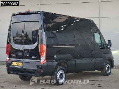 Iveco Daily 35S18 3.0L Automaat L2H2 180PK ACC LED Navi Airco 3,5t Trekgewicht Euro6 L2H2 Airco foto 5