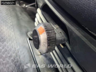 Iveco Daily 35S18 3.0L Automaat L2H2 3,5t Trekgewicht 180PK LED ACC Navi Airco Euro6 L2 Airco foto 20