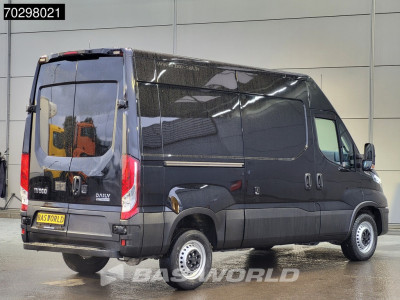 Iveco Daily 35S18 3.0L Automaat L2H2 3,5t Trekgewicht 180PK LED ACC Navi Airco Euro6 L2 Airco foto 5