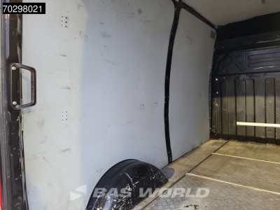 Iveco Daily 35S18 3.0L Automaat L2H2 3,5t Trekgewicht 180PK LED ACC Navi Airco Euro6 L2 Airco foto 8