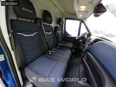 Iveco Daily 35S18 3.0L Automaat L2H2 3,5t Trekhaak 180PK Navi Airco Cruise Camera Parkeersensoren Imperiaal Velgen Euro6 L2 Airco Trekhaak Cruise control foto 14