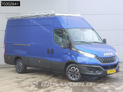Iveco Daily 35S18 3.0L Automaat L2H2 3,5t Trekhaak 180PK Navi Airco Cruise Camera Parkeersensoren Imperiaal Velgen Euro6 L2 Airco Trekhaak Cruise control foto 3