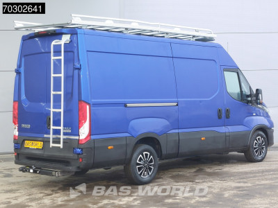 Iveco Daily 35S18 3.0L Automaat L2H2 3,5t Trekhaak 180PK Navi Airco Cruise Camera Parkeersensoren Imperiaal Velgen Euro6 L2 Airco Trekhaak Cruise control foto 5