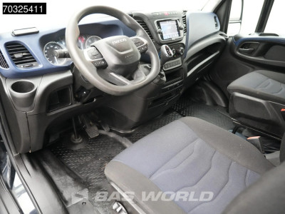 Iveco Daily 35S18 3.0L Automaat L2H2 3,5t Trekhaak ACC LED Navi Airco Camera 180PK Euro6 L2 Airco Trekhaak foto 3