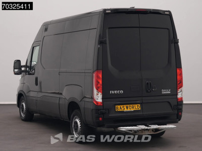 Iveco Daily 35S18 3.0L Automaat L2H2 3,5t Trekhaak ACC LED Navi Airco Camera 180PK Euro6 L2 Airco Trekhaak foto 6
