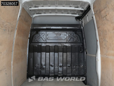 Iveco Daily 35S18 3.0L Automaat L2H2 3,5t Trekhaak Navi Airco Cruise Euro6 L2 Airco Trekhaak Cruise control 10