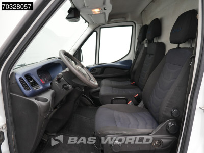 Iveco Daily 35S18 3.0L Automaat L2H2 3,5t Trekhaak Navi Airco Cruise Euro6 L2 Airco Trekhaak Cruise control 12