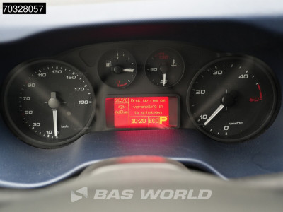 Iveco Daily 35S18 3.0L Automaat L2H2 3,5t Trekhaak Navi Airco Cruise Euro6 L2 Airco Trekhaak Cruise control 21