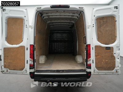 Iveco Daily 35S18 3.0L Automaat L2H2 3,5t Trekhaak Navi Airco Cruise Euro6 L2 Airco Trekhaak Cruise control 8