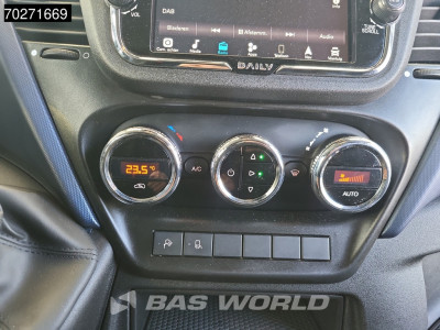 Iveco Daily 35S18 3.0L Automaat L2H2 Dubbel Cabine Navi Camera Trekhaak Imperiaal Doka Mixto 9m3 Airco Dubbel cabine Trekhaak Cruise control 18