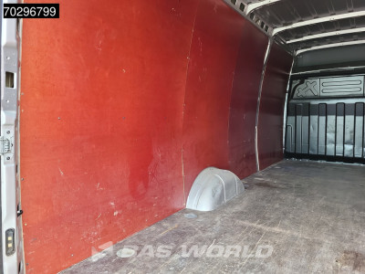 Iveco Daily 35S18 3.0L Automaat L3H2 3,5t Trekhaak 180PK LED ACC Navi Camera APK 08-2026 Euro6 L4H2 Airco Trekhaak foto 7