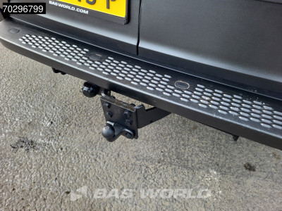 Iveco Daily 35S18 3.0L Automaat L3H2 3,5t Trekhaak 180PK LED ACC Navi Camera APK 08-2026 Euro6 L4H2 Airco Trekhaak foto 9