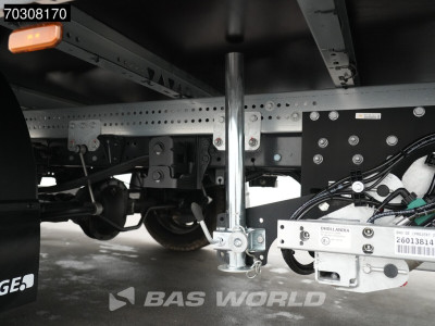 Iveco Daily 35S18 3.0L Automaat Laadklep 180PK Bakwagen ACC Airco Camera CarPlay Stoelverwarming Euro6 Meubelbak Koffer Airco foto 18