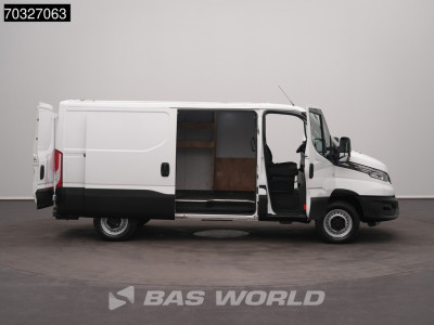 Iveco Daily 35S18 3.0L Automaat Laag Dak L2H1 3,5t Trekhaak Navi LED Airco Cruise Camera Werkplaatsinrichting Euro6 L2 Airco Trekhaak Cruise control 11