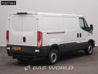 Iveco Daily 35S18 3.0L Automaat Laag Dak L2H1 3,5t Trekhaak Navi LED Airco Cruise Camera Werkplaatsinrichting Euro6 L2 Airco Trekhaak Cruise control 2