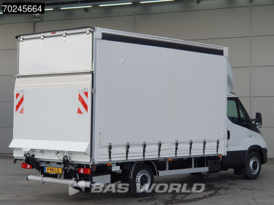 Iveco Daily 35S18 3.0L Laadklep 180PK Schuifzeilen Airco Cruise Bakwagen Euro6 Meubelbak Zeilenwagen Schuifzeil Plane 22m3 Airco Cruise control foto 6
