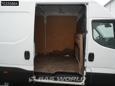 Iveco Daily 35S18 Automaat L2H2 Laadbrug Oprijplaat AC/Climate Camera 3,5t Trekhaak LED Euro6 Airco Trekhaak Cruise control foto 10