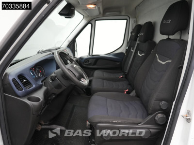 Iveco Daily 35S18 Automaat L2H2 Laadbrug Oprijplaat AC/Climate Camera 3,5t Trekhaak LED Euro6 Airco Trekhaak Cruise control foto 15