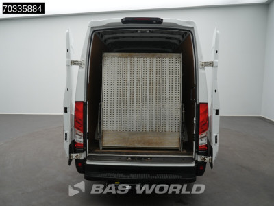 Iveco Daily 35S18 Automaat L2H2 Laadbrug Oprijplaat AC/Climate Camera 3,5t Trekhaak LED Euro6 Airco Trekhaak Cruise control foto 9