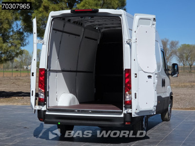Iveco Daily 35S18 Nuevo - 3.0L - Automático - 180CV - L2H2 - ACC - Aire Acondicionado - Camera Tresera - CarPlay - Sensor de aparcamiento - Euro6 - L2 Airco foto 10