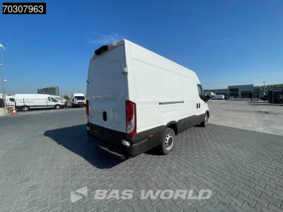 Iveco Daily 35S18 Nuevo - 3.0L - Automático - 180CV - L2H2 - ACC - Aire acondicionado -  Camara trasera  -  Sensor de aparcamiento - CarPlay - Euro6 - L2 Airco foto 3