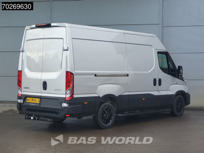 Iveco Daily 35S21 210PK 3.0L Black Edition 2025 model ACC LED Trekhaak Camera Navi 12m3 Airco Trekhaak foto 3