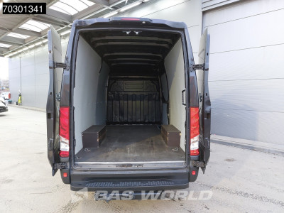 Iveco Daily 35S21 3.0L Automaat 210PK 3,5t Trekhaak LED Navi Airco Cruise Euro6 L2 Airco Trekhaak Cruise control foto 6