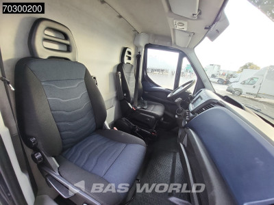 Iveco Daily 35S21 3.0L Automaat 210PK L2H1 3,5t Trekhaak Navi Airco Cruise Camera Parkeersensoren Euro6 Laag Dak L2 Airco Trekhaak Cruise control foto 13