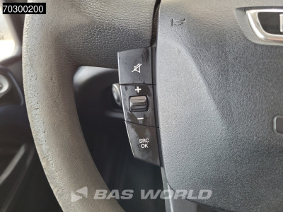 Iveco Daily 35S21 3.0L Automaat 210PK L2H1 3,5t Trekhaak Navi Airco Cruise Camera Parkeersensoren Euro6 Laag Dak L2 Airco Trekhaak Cruise control foto 20