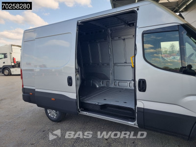 Iveco Daily 35S21 3.0L Automaat 210PK L2H2 2025-Model 3,5t Trekvermogen ACC LED CarPlay Camera Parkeersensoren Euro6 L2 12m3 Airco foto 9
