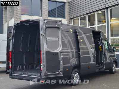 Iveco Daily 35S21 3.0L Automaat 210PK L3H2 2025-Model 3,5t Trekvermogen ACC LED CarPlay Camera Parkeersensoren Velgen 16m3 Euro6 L4H2 16m3 Airco foto 6