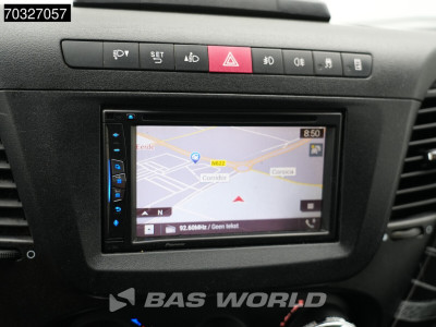 Iveco Daily 35S21 3.0L Automaat L2H2 3,5t Trekhaak 210PK Navi Airco Cruise Camera Werkplaatsinrichting Parkeersensoren Imperiaal Velgen Euro6 L2 Airco Trekhaak Cruise control 17