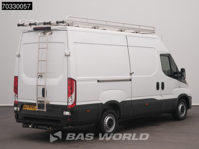 Iveco Daily 35S21 3.0L Automaat L2H2 3,5t Trekhaak Navi Airco Cruise Camera Imperiaal Euro6 L2 Airco Trekhaak Cruise control foto 2