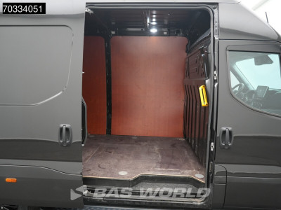 Iveco Daily 35S21 3.0L Special Edition Automaat L2H2 3,5t Trekhaak 210PK LED Navi Airco Cruise Camera CarPlay Parkeersensoren Stoelverwarming LM Velgen Euro6 L2 Airco Trekhaak foto 10