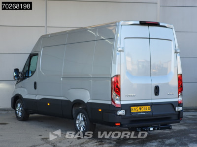 Iveco Daily 35S21 Automaat 2025 model L2H2 Trekhaak Tacho ACC LED CarPlay Velgen Camera 12m3 Airco Trekhaak foto 2