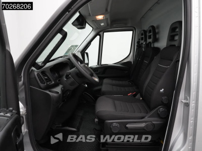 Iveco Daily 35S21 BPM VRIJ! 3.0L Automaat L2H2 Black Edition LED ACC Airco Camera 3,5t Trekgewicht Parkeersensoren L3 12m3 Airco foto 13