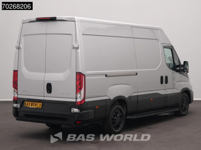 Iveco Daily 35S21 BPM VRIJ! 3.0L Automaat L2H2 Black Edition LED ACC Airco Camera 3,5t Trekgewicht Parkeersensoren L3 12m3 Airco foto 2
