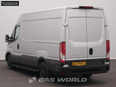 Iveco Daily 35S21 BPM VRIJ! 3.0L Automaat L2H2 Black Edition LED ACC Airco Camera 3,5t Trekgewicht Parkeersensoren L3 12m3 Airco foto 7