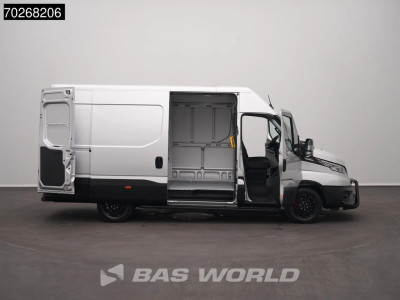 Iveco Daily 35S21 BPM VRIJ! 3.0L Automaat L2H2 Black Edition LED ACC Airco Camera 3,5t Trekgewicht Parkeersensoren L3 12m3 Airco foto 8