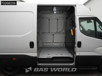 Iveco Daily 35S21 BPM VRIJ! 3.0L Automaat L2H2 Black Edition LED ACC Airco Camera 3,5t Trekgewicht Parkeersensoren L3 12m3 Airco foto 9
