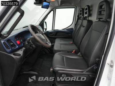 Iveco Daily 50C18 3.0L Automaat L2H2 3.5t Trekhaak 180PK DubbelLucht Airco Imperiaal Ladder Camera Euro6 L2 Airco Trekhaak Cruise control foto 19