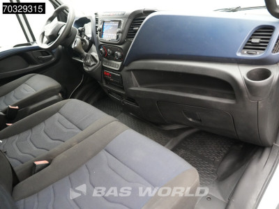 Iveco Daily 50C18 3.0L Automaat L2H2 Dubbellucht 3,5t Trekhaak LED Airco Cruise Camera Euro6 L2 Airco Trekhaak Cruise control 15