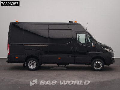 Iveco Daily 50C18 3.0L Dubbellucht L2H2 Airco Cruise Parkeersensoren 3,5t Trekgewicht Euro6 L2 Airco Cruise control 17