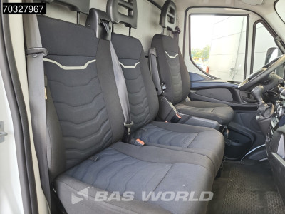 Iveco Daily 72C18 3.0L Automaat Bakwagen 1000KG Laadklep Luchtvering 180PK Dubbellucht Airco Cruise DHollandia Euro6 Meubelbak Koffer Airco Cruise control 15