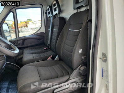 Iveco Daily 72C18 3.0L Automaat Bakwagen 1000KG Laadklep Luchtvering 180PK Dubbellucht Airco Cruise DHollandia Euro6 Meubelbak Koffer Airco Cruise control 17