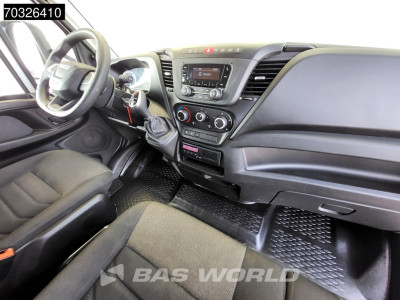 Iveco Daily 72C18 3.0L Automaat Bakwagen 1000KG Laadklep Luchtvering 180PK Dubbellucht Airco Cruise DHollandia Euro6 Meubelbak Koffer Airco Cruise control 3
