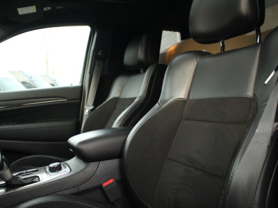 Jeep Grand Cherokee S 3.0CRD 250pk VAN | Climate | Adap. Cruise | Panoramadak | Camera | Lease 699,- p/m foto 19