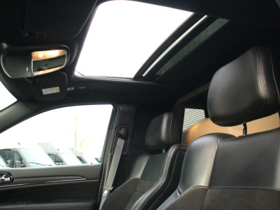 Jeep Grand Cherokee S 3.0CRD 250pk VAN | Climate | Adap. Cruise | Panoramadak | Camera | Lease 699,- p/m foto 20