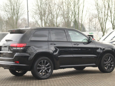 Jeep Grand Cherokee S 3.0CRD 250pk VAN | Climate | Adap. Cruise | Panoramadak | Camera | Lease 699,- p/m foto 5